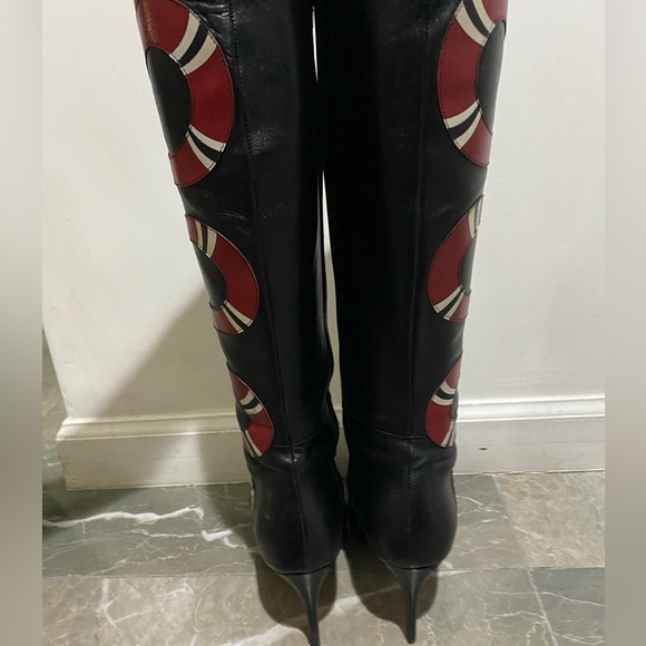 RARE AUTHENTIC WOMENS SIZE US 8 GUCCI LEATHER KINGSNAKE KNEE BOOTS - Picture 4 of 8